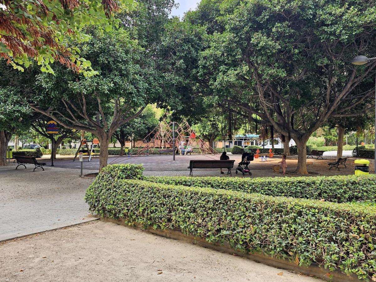 Apartamentos Las Ciencias F Valencia Bagian luar foto